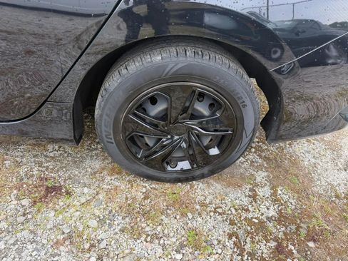 Used 2020 Honda Civic LX image 9