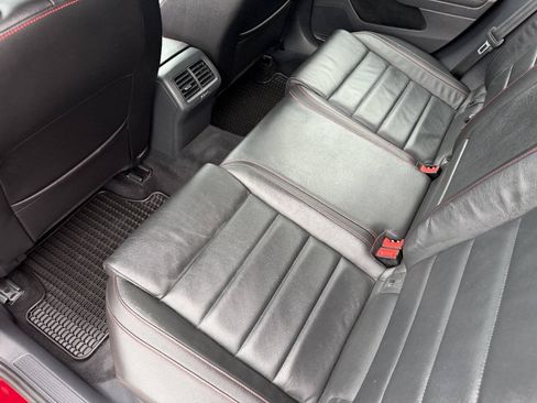 Used 2017 Volkswagen GTI SE FWD image 21