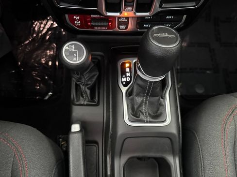 Used 2026 Jeep Gladiator Rubicon AWD/4WD image 18