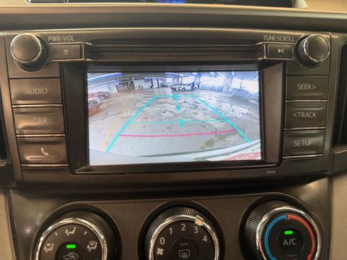Used 2014 Toyota RAV4 LE FWD image 16