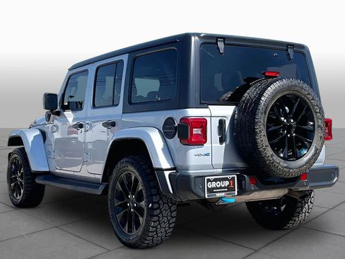 Used 2023 Jeep Wrangler Unlimited Sahara w/ Safety Group AWD/4WD image 11