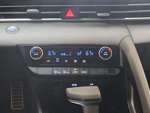 Certified 2025 Hyundai Elantra Sport FWD image 19
