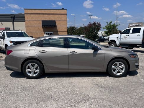 Used 2023 Chevrolet Malibu LT image 3