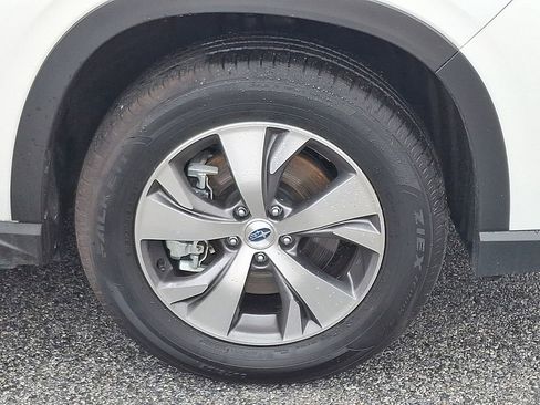 Certified 2025 Subaru Ascent Premium image 9