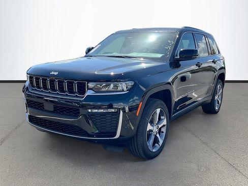 New 2026 Jeep Grand Cherokee Limited w/ Trailer Tow Package RWD image 3