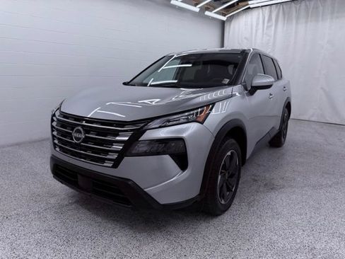 Used 2024 Nissan Rogue SV AWD/4WD image 5