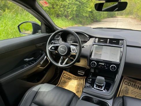 Certified 2024 Jaguar E-PACE R-Dynamic SE AWD/4WD image 28