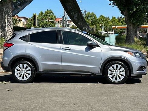 Used 2022 Honda HR-V EX image 3