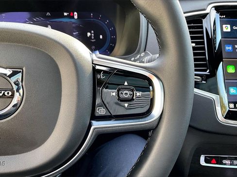 Used 2024 Volvo XC90 B6 Ultimate w/ Protection Package Premier image 12