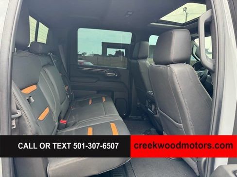 Used 2025 GMC Sierra 2500 AT4 w/ AT4 Premium Plus Package AWD/4WD image 13