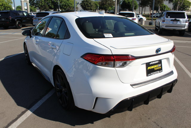 Certified 2024 Toyota Corolla SE w/ SE Package FWD image 13