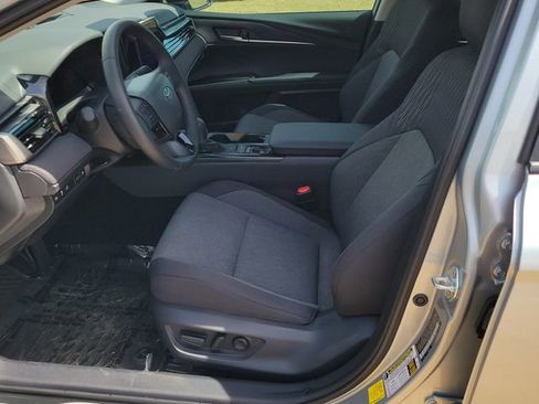 Used 2025 Toyota Camry LE w/ Convenience Package FWD image 9