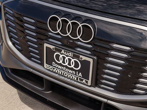 New 2027 Audi Q6 e-tron Premium AWD/4WD image 8