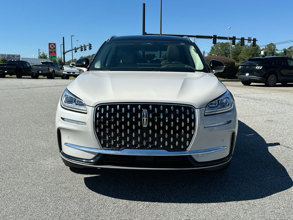 Used 2023 Lincoln Corsair Reserve w/ Equipment Group 202A FWD image 5