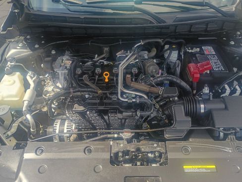 Used 2024 Nissan Altima 2.5 SV FWD image 18