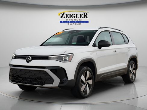 Used 2025 Volkswagen Taos S AWD/4WD image 3