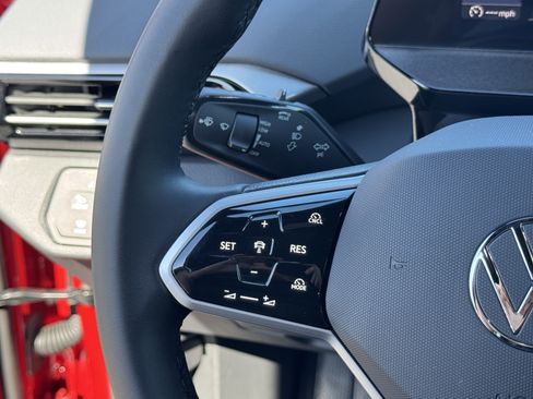 Certified 2025 Volkswagen ID.4 Pro S image 20