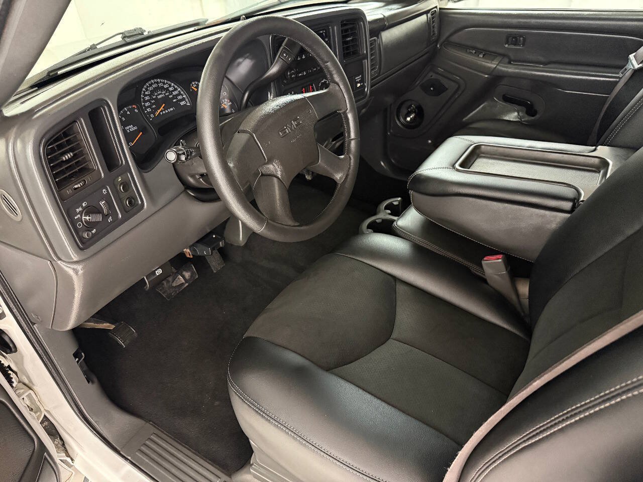 Used 2006 GMC Sierra 3500 SLE w/ Heavy-Duty Power Package RWD image 40