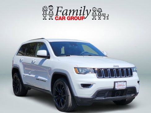 Used 2021 Jeep Grand Cherokee Laredo X RWD image 2