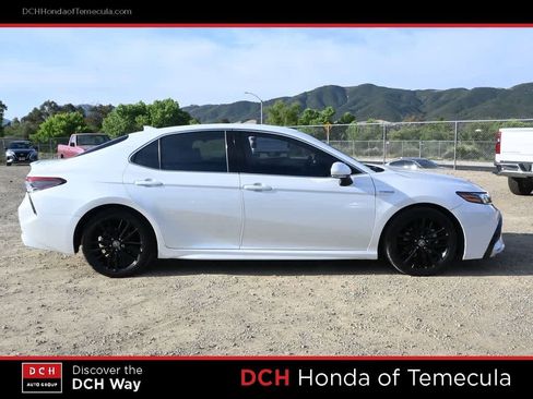 Used 2021 Toyota Camry XSE image 5