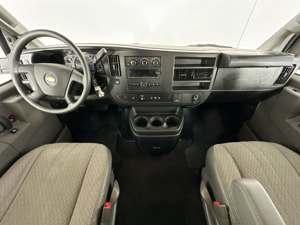 Used 2025 Chevrolet Express 3500 LT w/ LT Preferred Equipment Group RWD image 10