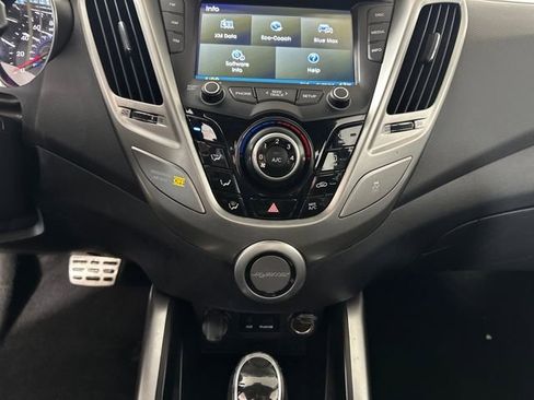 Used 2015 Hyundai Veloster RE:FLEX Edition image 29