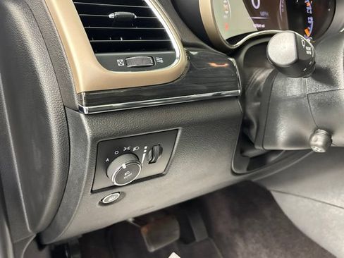 Used 2016 Jeep Grand Cherokee Overland AWD/4WD image 15