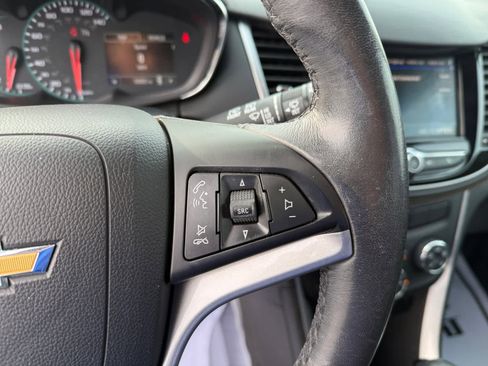 Used 2022 Chevrolet Trax LT w/ Driver Confidence Package image 23