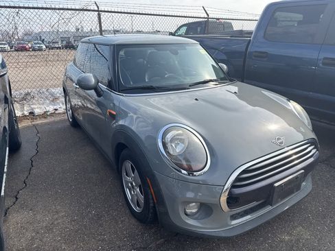 Used 2019 MINI Cooper 2-Door Hardtop image 18