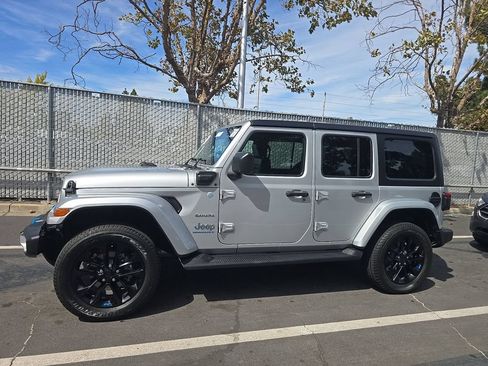 Used 2023 Jeep Wrangler Unlimited Sahara w/ Cold Weather Group AWD/4WD image 1