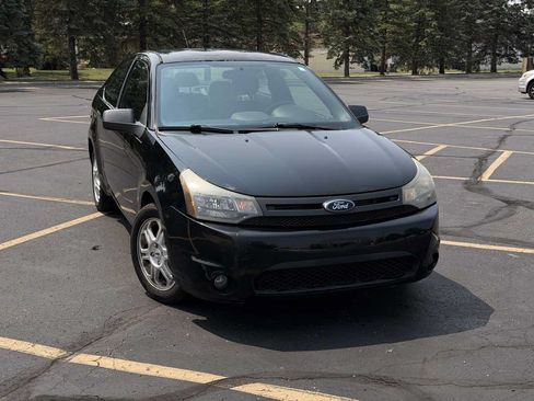 Used 2009 Ford Focus SE FWD image 1