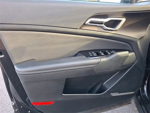 Used 2024 Kia Sportage EX image 11