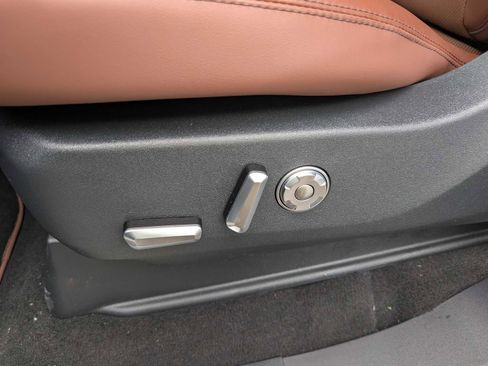 New 2026 Lincoln Navigator L Reserve AWD/4WD image 32