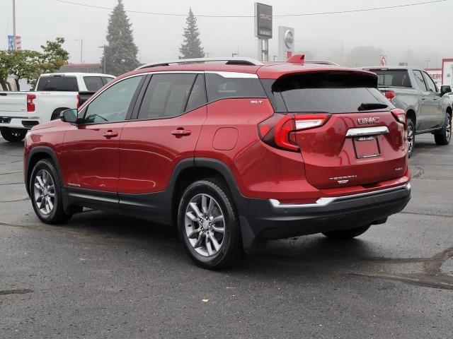 Used 2023 GMC Terrain SLT w/ Infotainment Package II AWD/4WD image 3