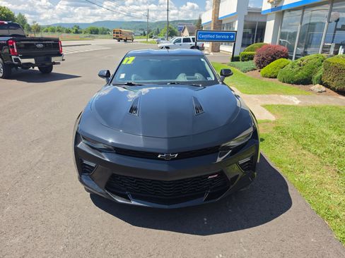 Used 2017 Chevrolet Camaro SS RWD image 9