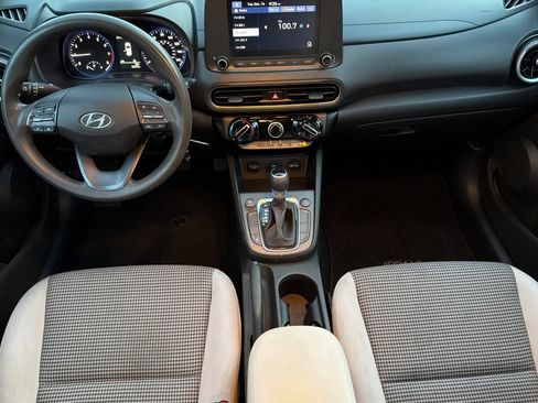 Used 2022 Hyundai Kona SE image 18