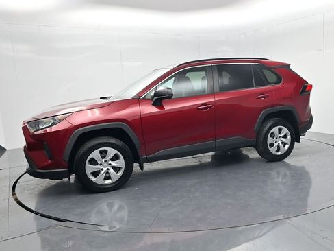Used 2019 Toyota RAV4 LE w/ Carpet Mat Package image 4