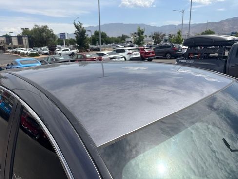 Used 2017 Honda CR-V LX image 4