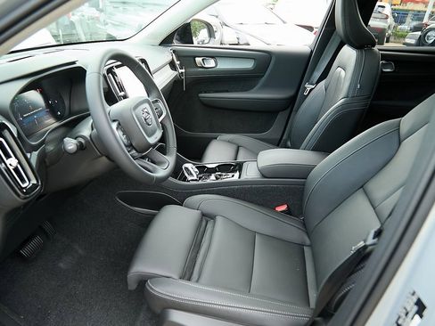 New 2025 Volvo XC40 B5 Plus w/ Protection Package Premier image 14