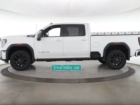 Used 2024 GMC Sierra 2500 AT4 w/ AT4 Premium Plus Package AWD/4WD image 9
