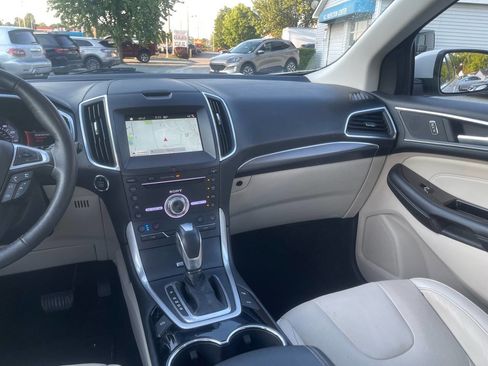 Used 2018 Ford Edge Titanium w/ Equipment Group 302A AWD/4WD image 23