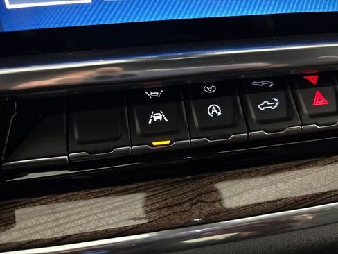 Used 2025 Chevrolet Silverado 1500 LT image 50