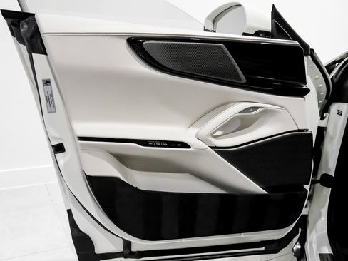 Used 2025 Ferrari Purosangue image 40