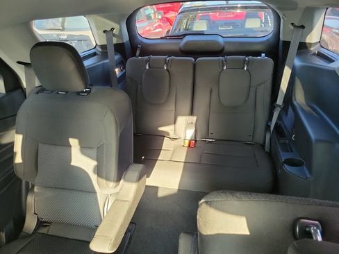 Used 2023 Ford Explorer XLT RWD image 10