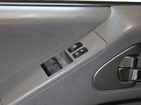 Used 2020 Nissan Frontier S RWD image 9