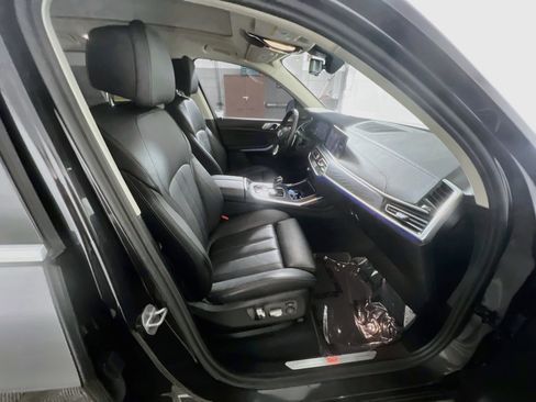 Used 2022 BMW X7 xDrive40i w/ Premium Package AWD/4WD image 31