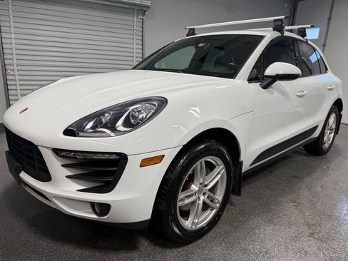 Used 2018 Porsche Macan AWD/4WD image 3