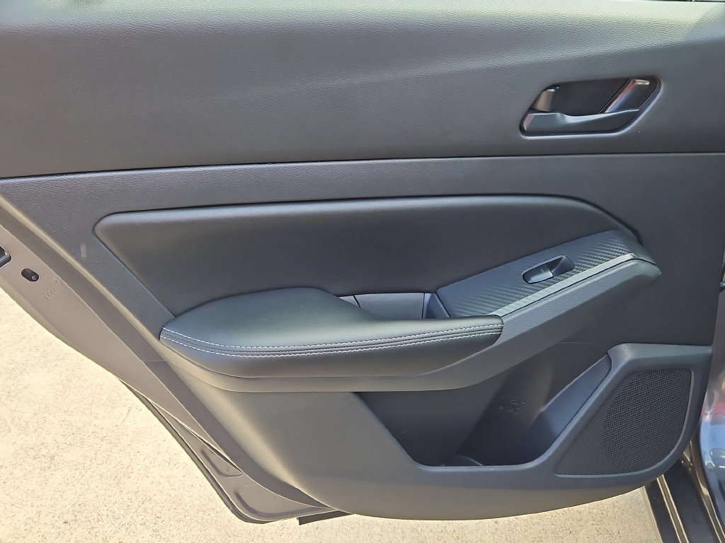 Used 2025 Nissan Altima 2.5 SV FWD image 27