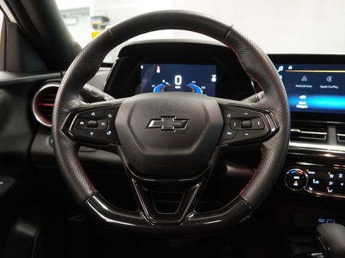 Certified 2024 Chevrolet Trax RS w/ Sunroof Package FWD image 18