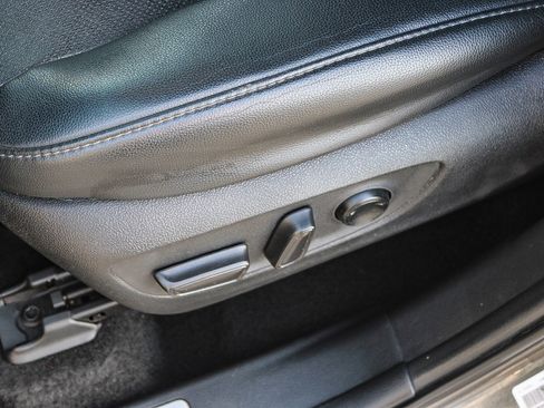 Used 2021 Toyota Highlander Limited image 22